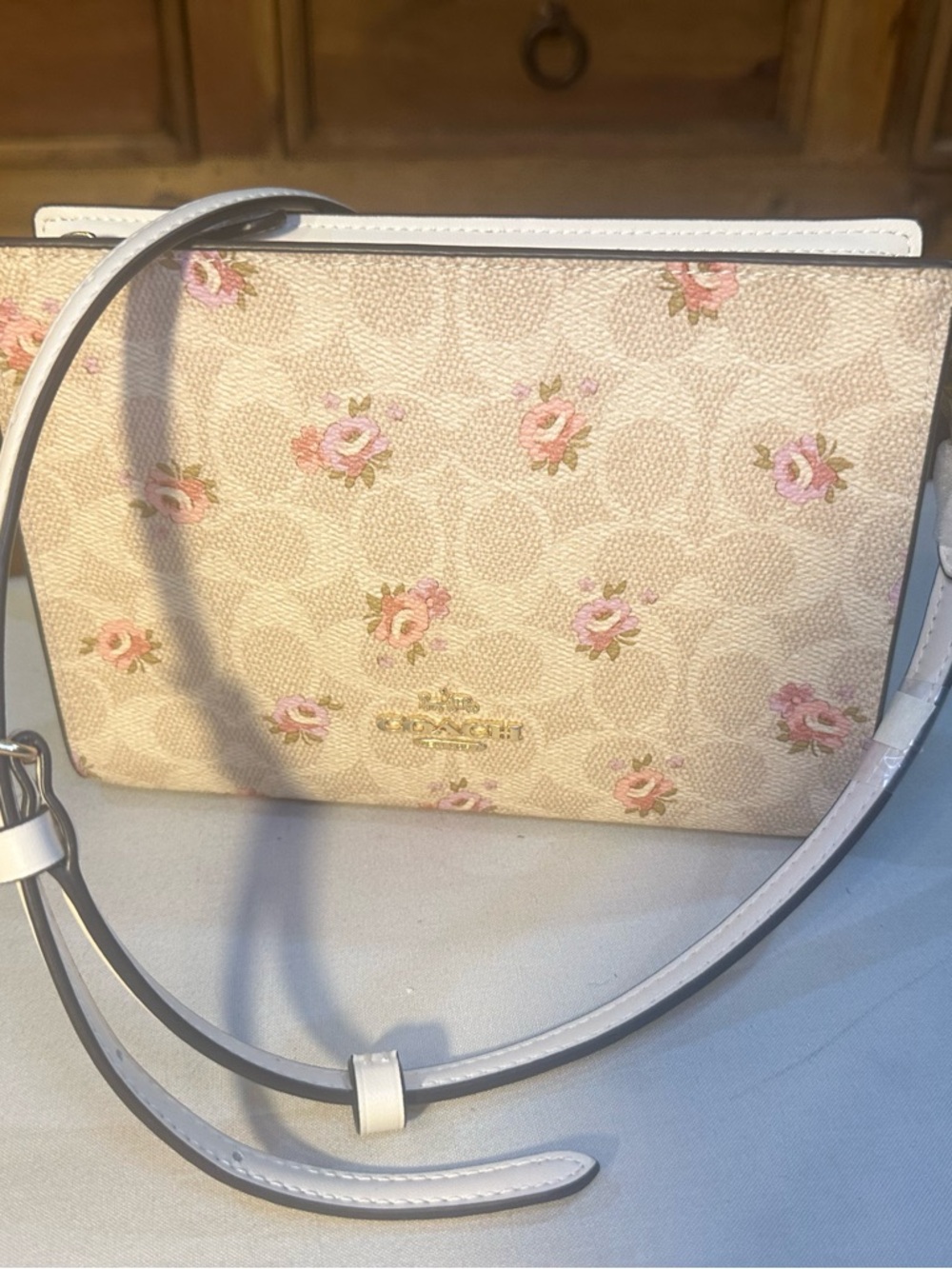 11. 12. NEW Coach Signature Floral Crossbody in Beige and Pink - Picture 2 of 13